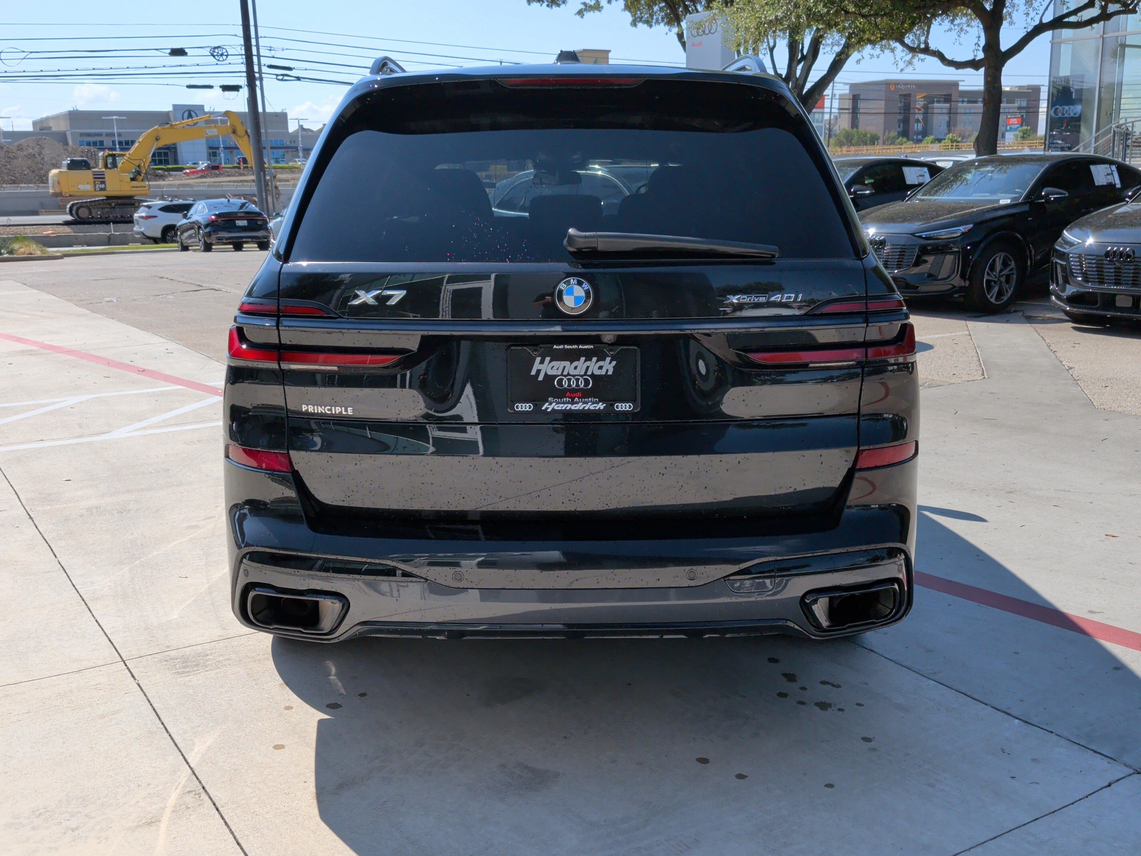 Used 2024 BMW X7 xDrive40i w/ M Sport Package AWD/4WD image 9