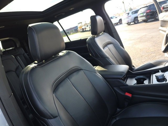 Used 2024 Jeep Grand Cherokee L Limited w/ Luxury Tech Group II image 45