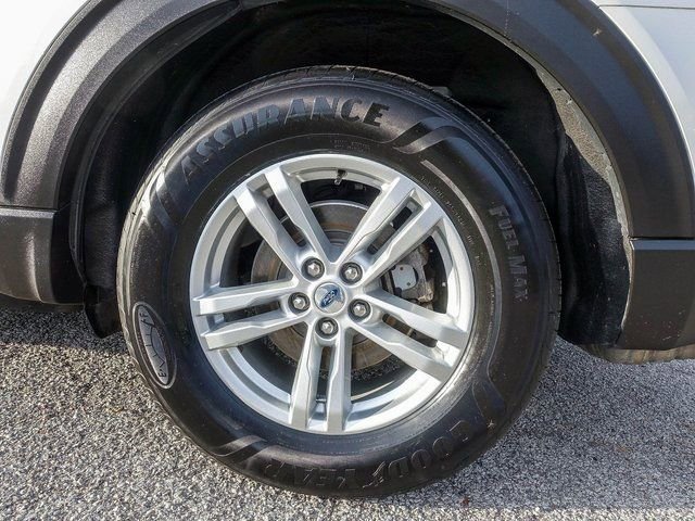 Used 2020 Ford Explorer XLT w/ Comfort Package image 14