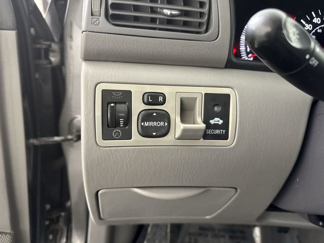 Used 2005 Toyota Corolla CE image 10