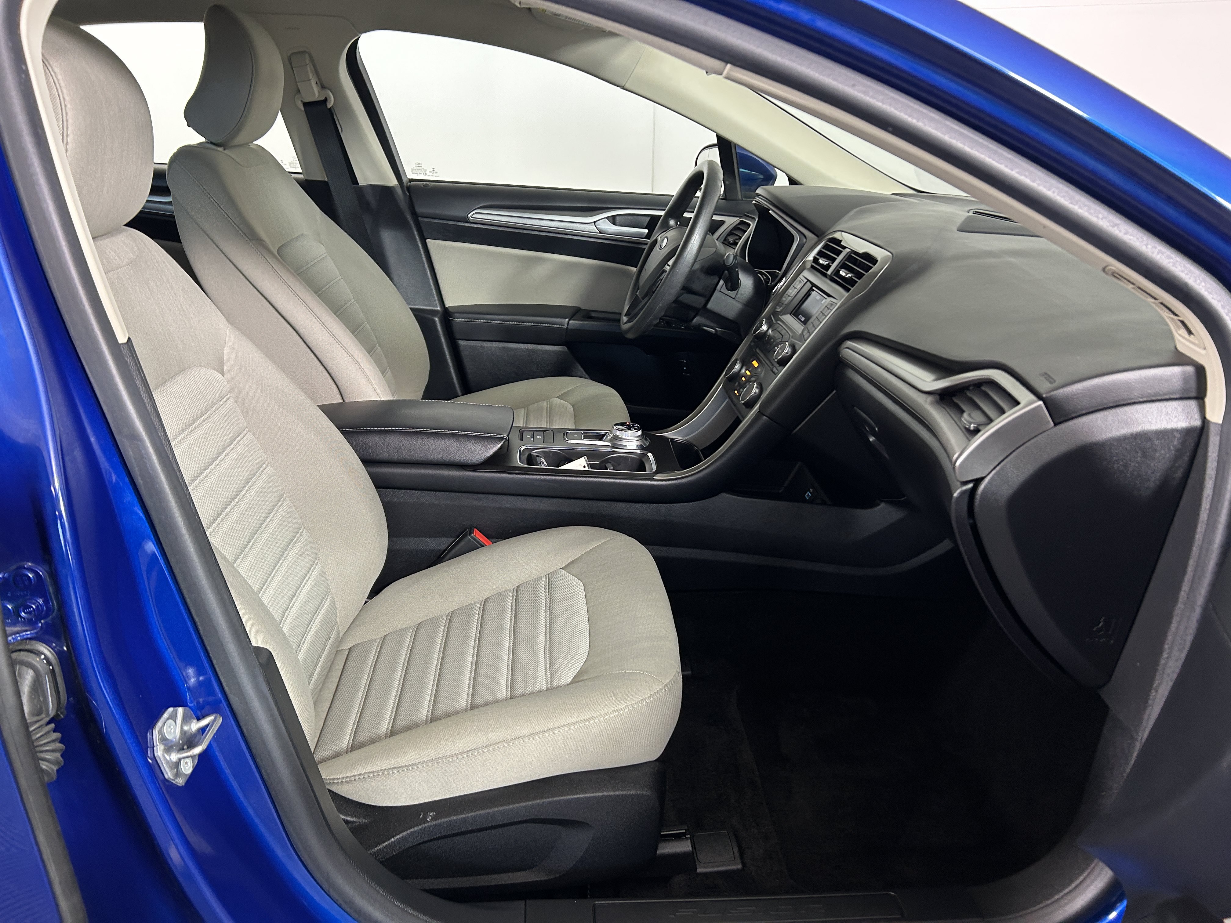 Used 2018 Ford Fusion S FWD image 24