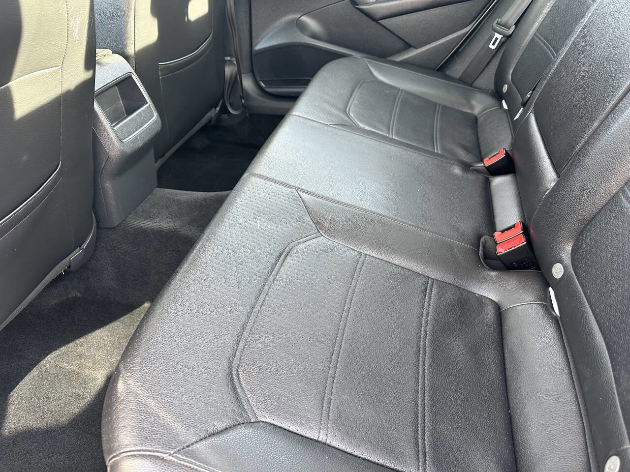 Used 2013 Volkswagen Passat S image 4