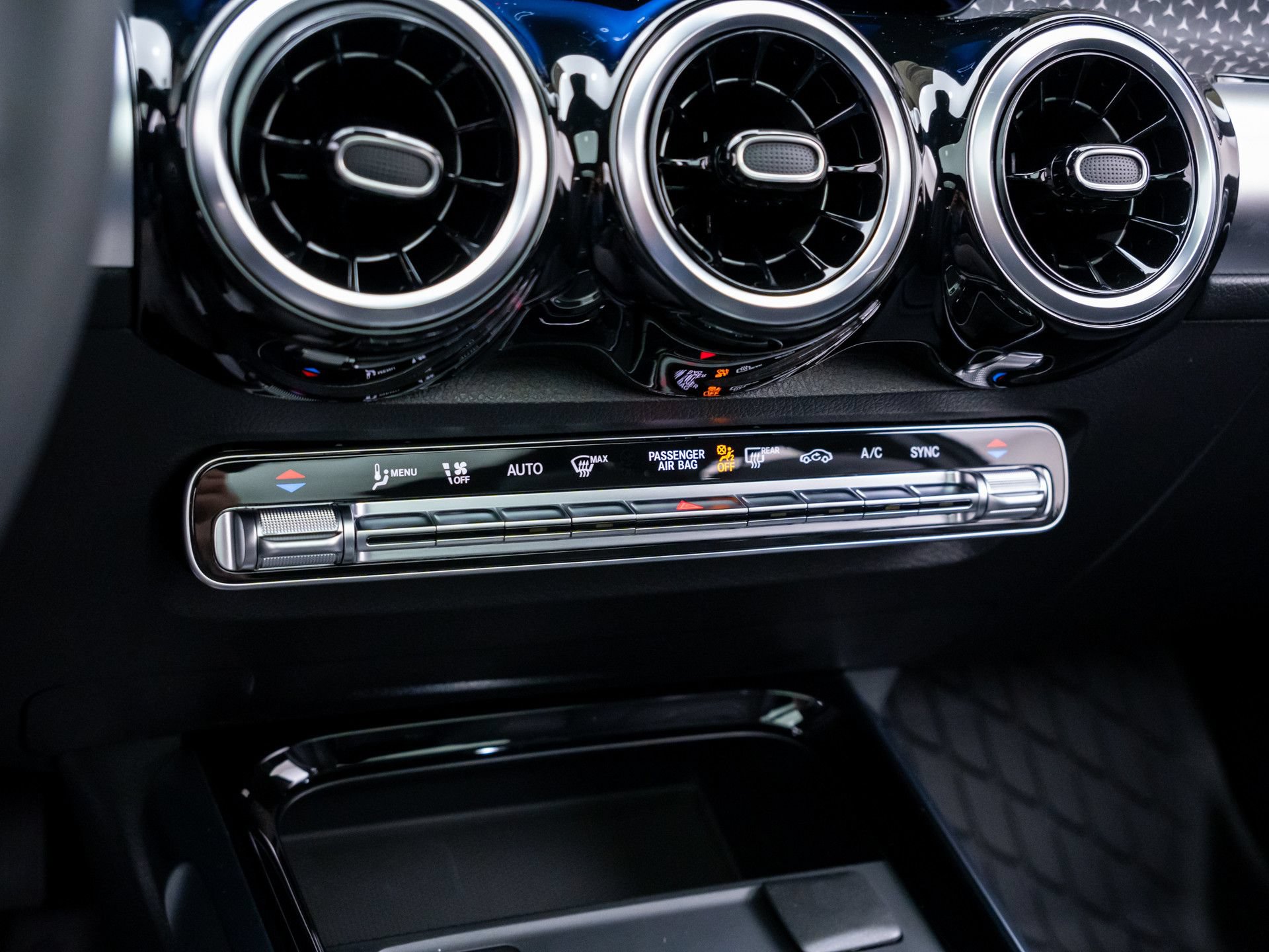 New 2026 Mercedes-Benz GLB 250 4MATIC image 27