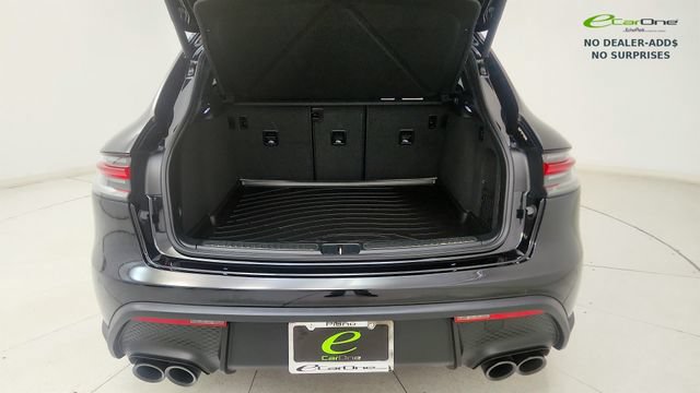 Used 2024 Porsche Macan S AWD/4WD image 29