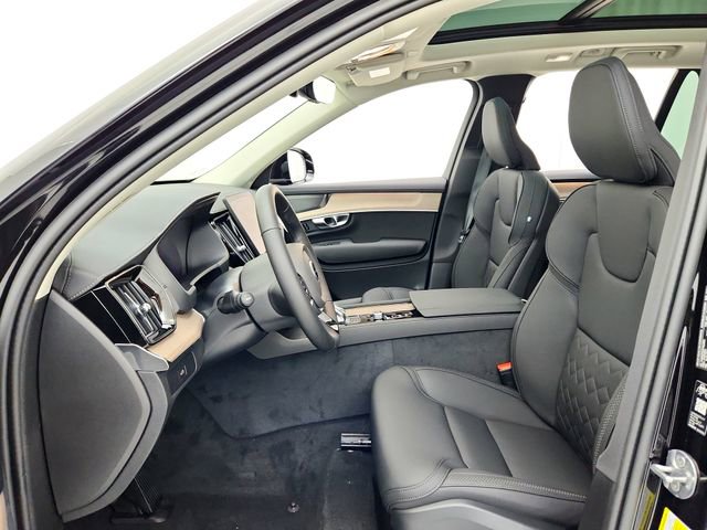 New 2026 Volvo XC90 B6 Plus w/ Protection Package Premier image 17