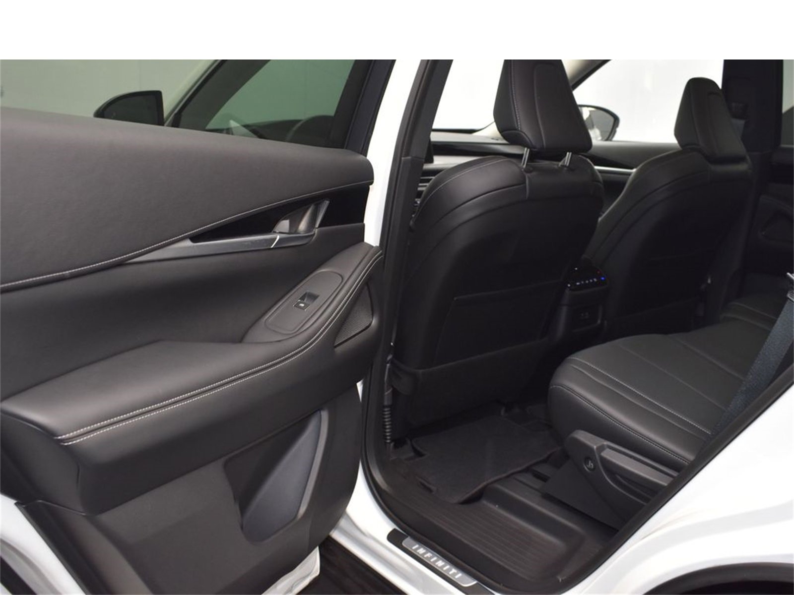 Certified 2025 INFINITI QX60 Pure image 13