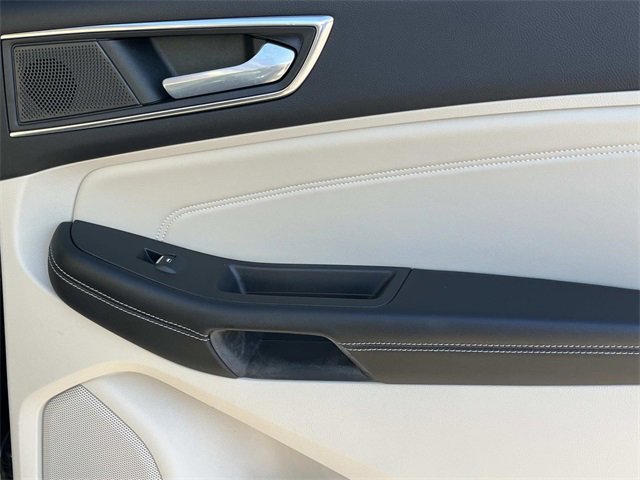 Used 2022 Ford Edge Titanium w/ Class II Trailer Tow Package image 23