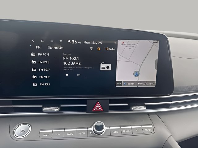 Used 2025 Hyundai Elantra SEL FWD image 7