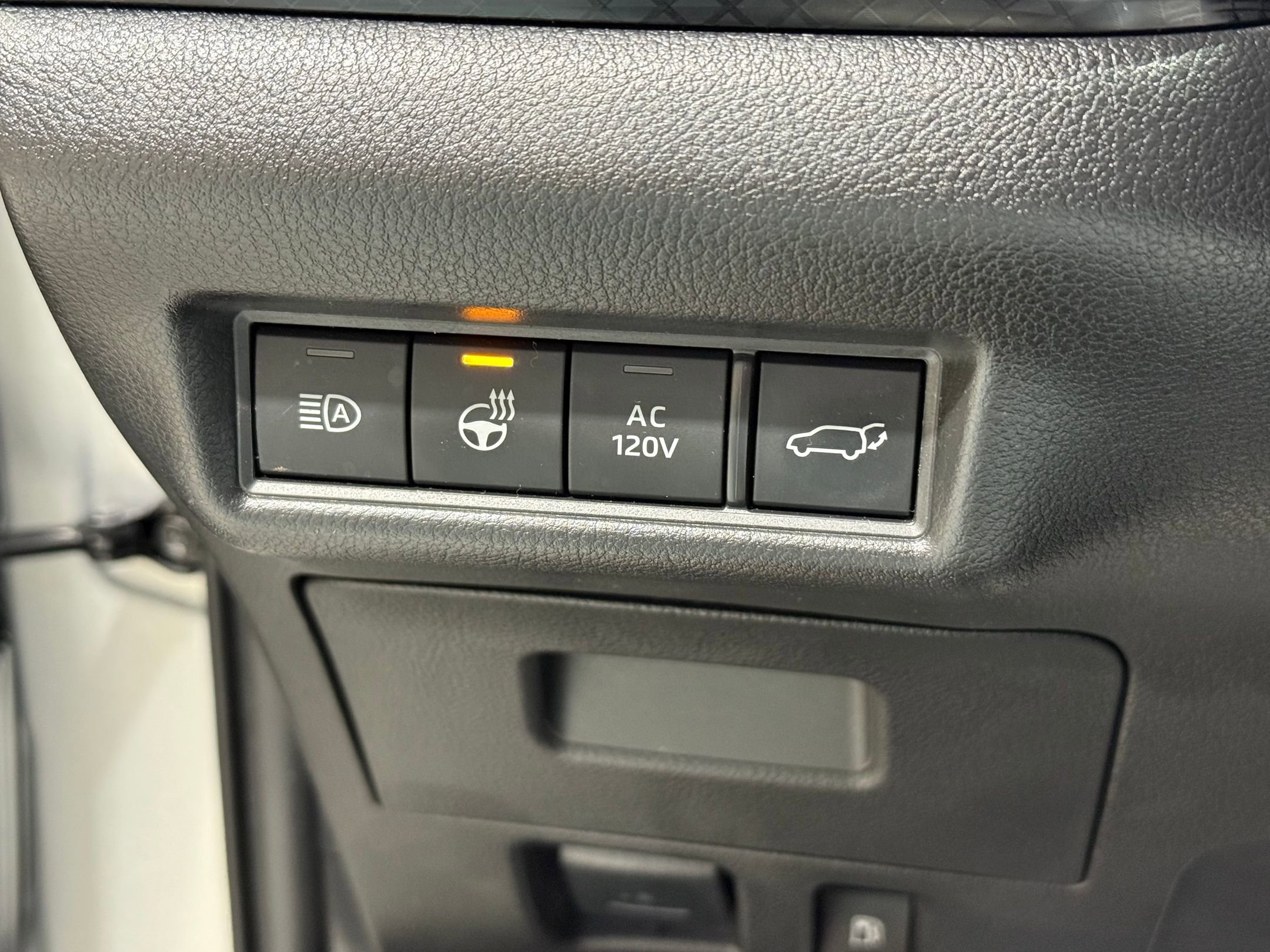 Used 2024 Toyota Grand Highlander AWD Hybrid image 17