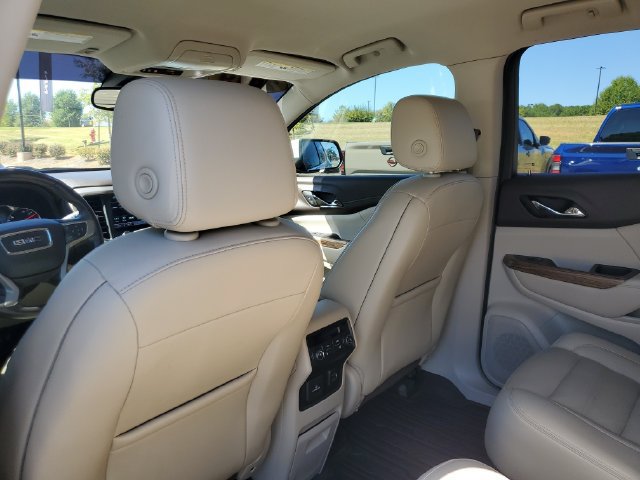 Used 2019 GMC Acadia Denali w/ Technology Package FWD image 17