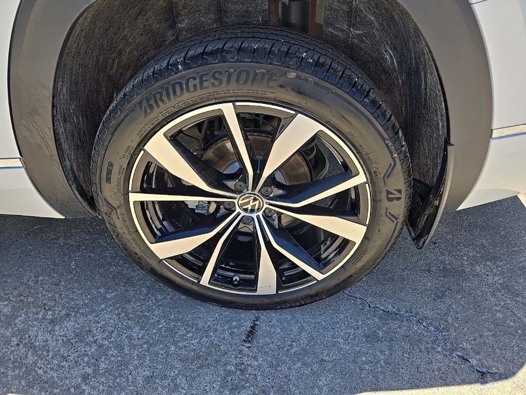 Used 2024 Volkswagen Atlas SEL Premium R-Line AWD/4WD image 24