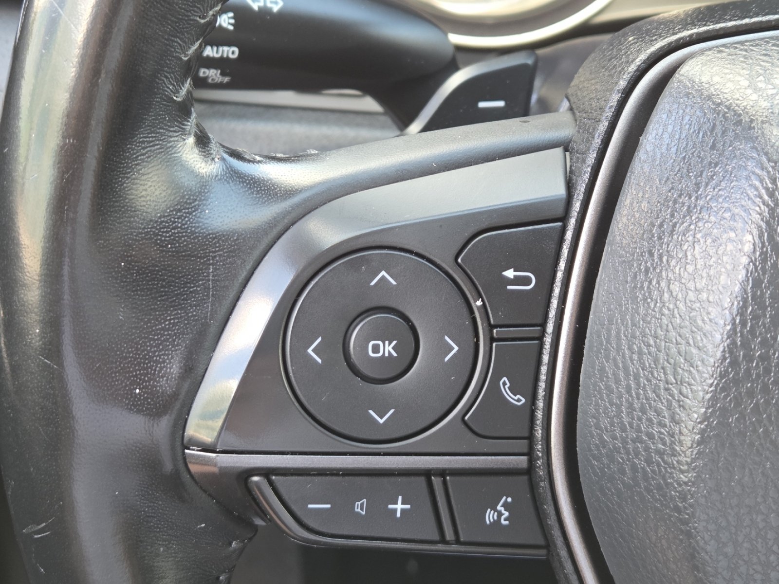 Used 2021 Toyota Camry SE FWD image 32