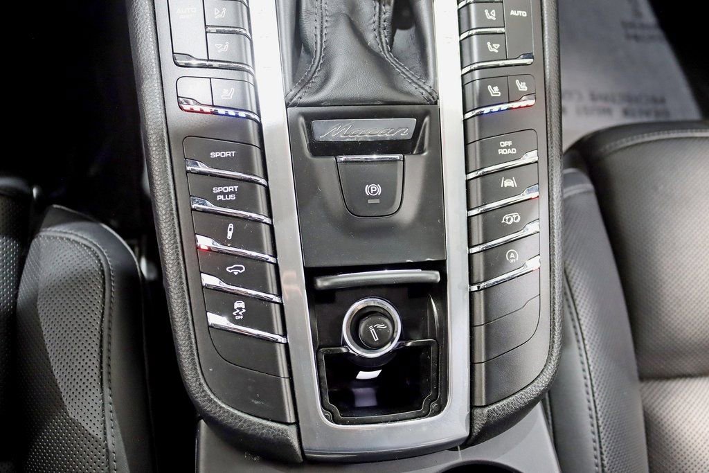 Used 2018 Porsche Macan GTS image 24
