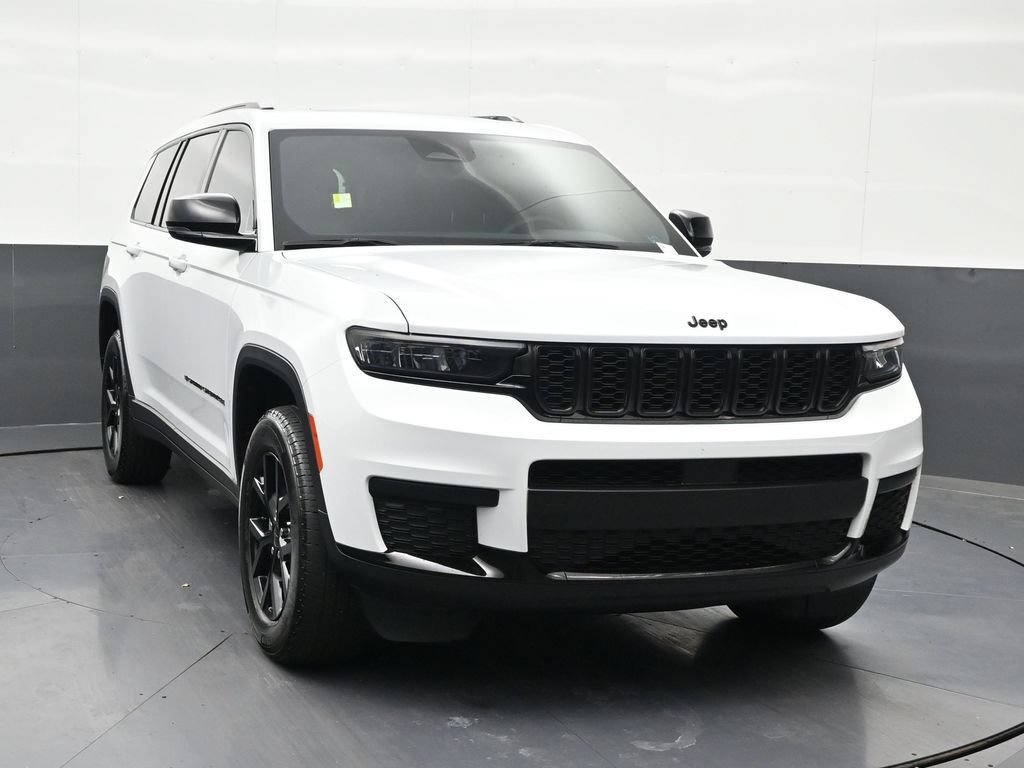 Used 2024 Jeep Grand Cherokee L Altitude AWD/4WD image 8
