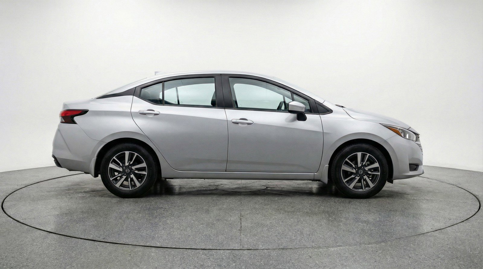 Used 2025 Nissan Versa SV image 11