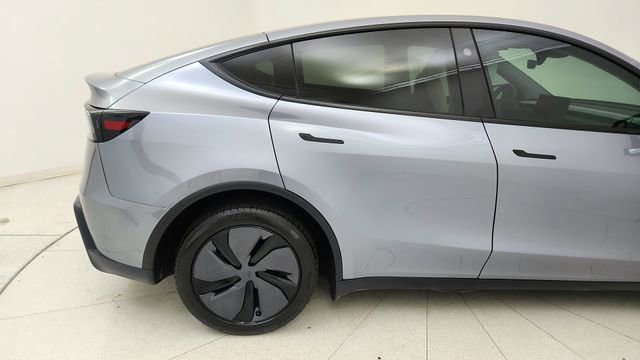 Used 2026 Tesla Model Y 2WD image 12