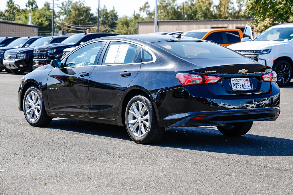 Used 2020 Chevrolet Malibu LT FWD image 2