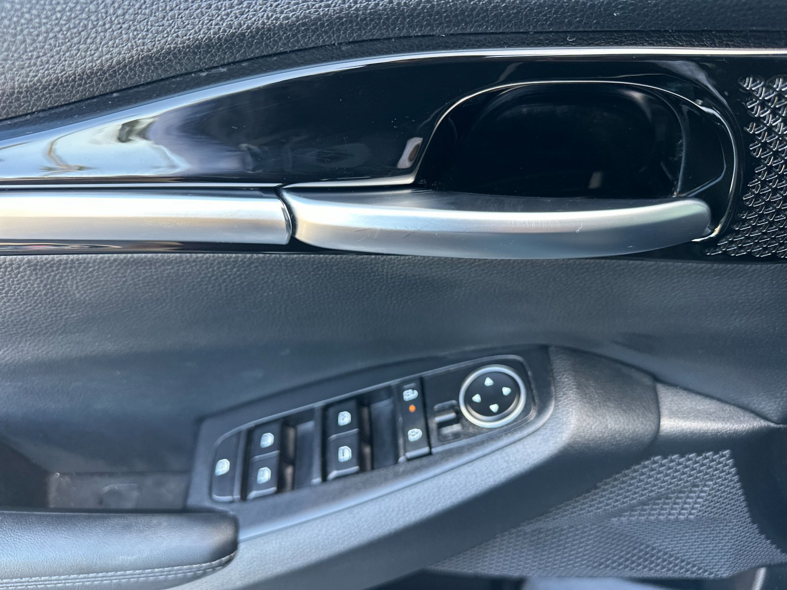Used 2025 Kia Seltos EX w/ EX Sunroof Package FWD image 11