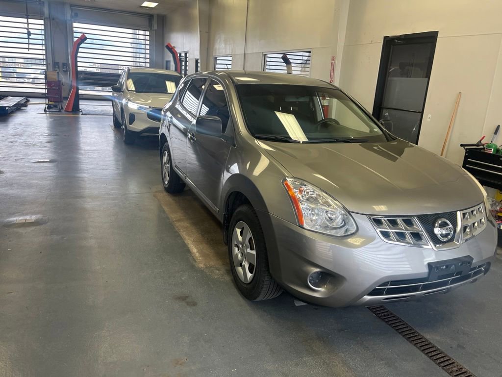 Used 2013 Nissan Rogue S FWD image 1
