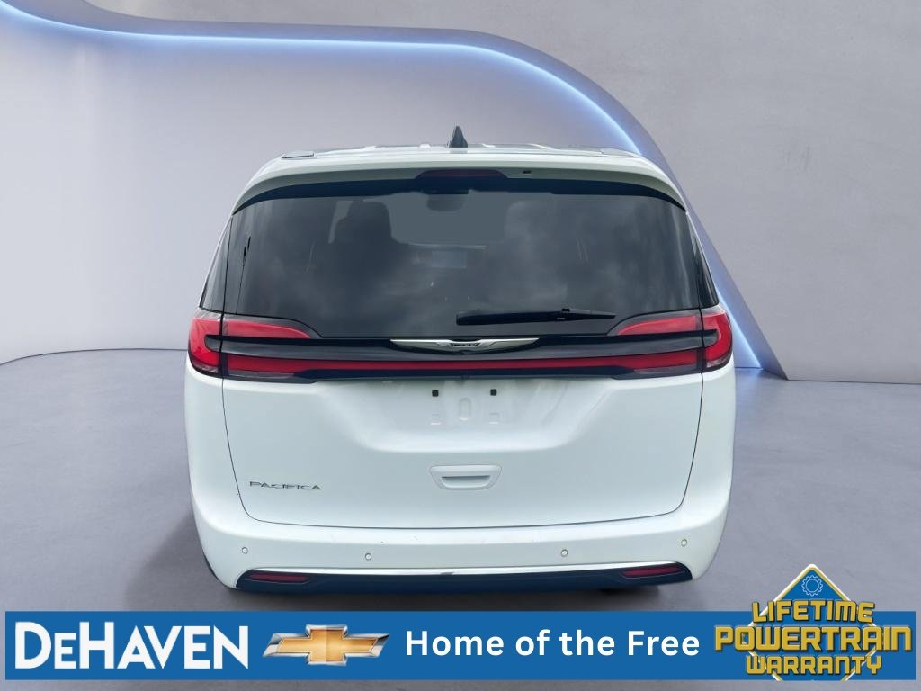 Used 2025 Chrysler Pacifica Select FWD image 5