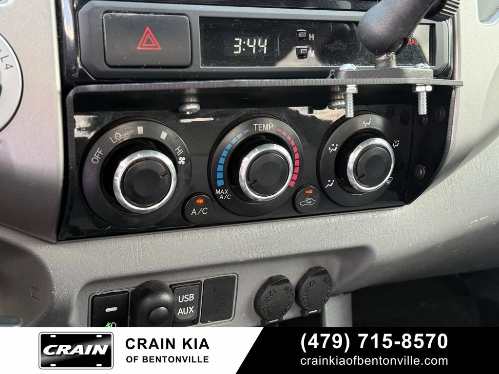 Used 2013 Toyota Tacoma 4x4 Access Cab w/ SR5 Pkg image 16