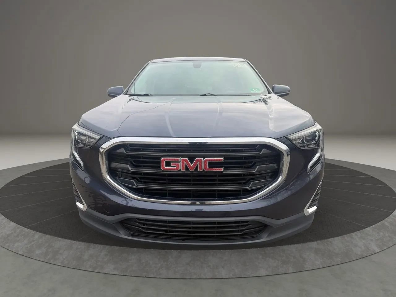 Used 2018 GMC Terrain SLE image 2