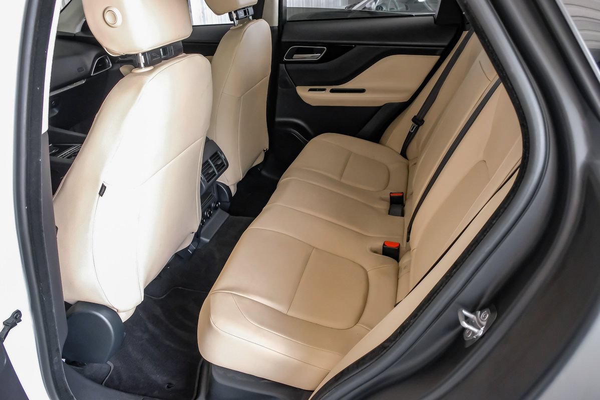 Used 2019 Jaguar F-PACE Premium AWD/4WD image 36