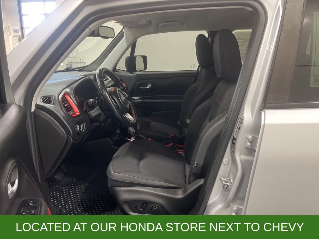 Used 2019 Jeep Renegade Trailhawk w/ UConnect 8.4 Nav Group image 25