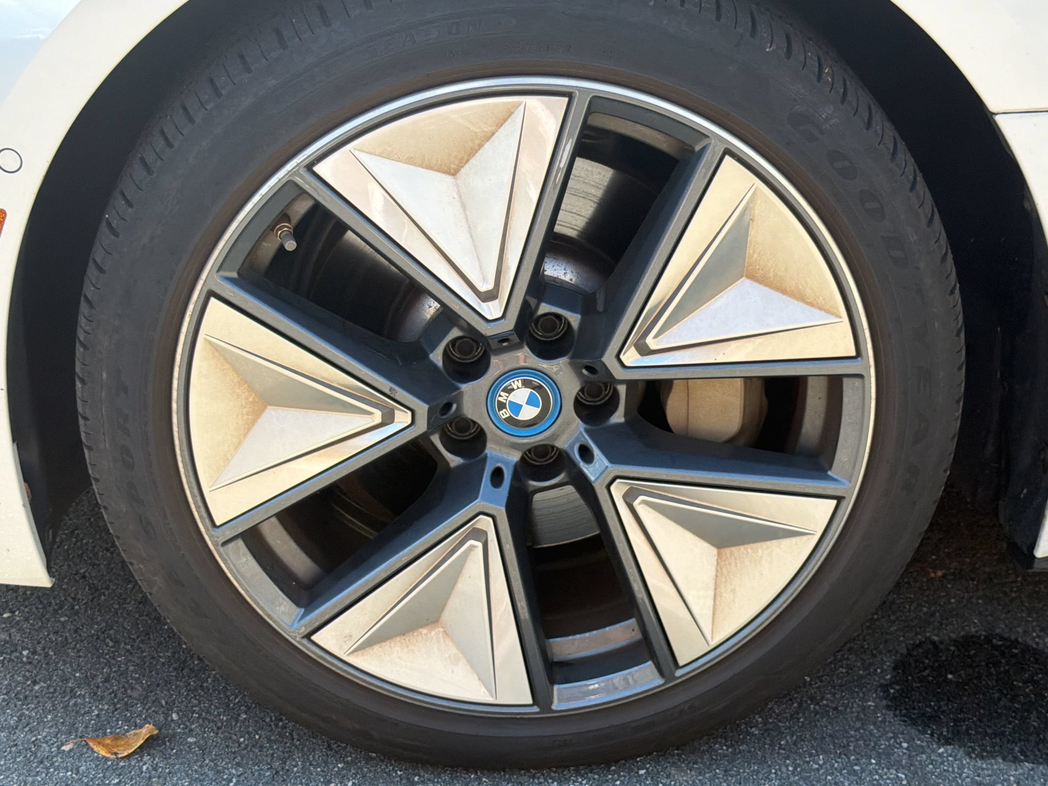 Used 2023 BMW i4 eDrive40 w/ Premium Package RWD image 13
