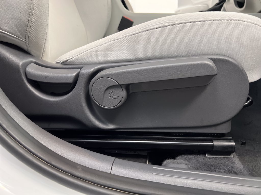Used 2025 Hyundai Kona SEL FWD image 29
