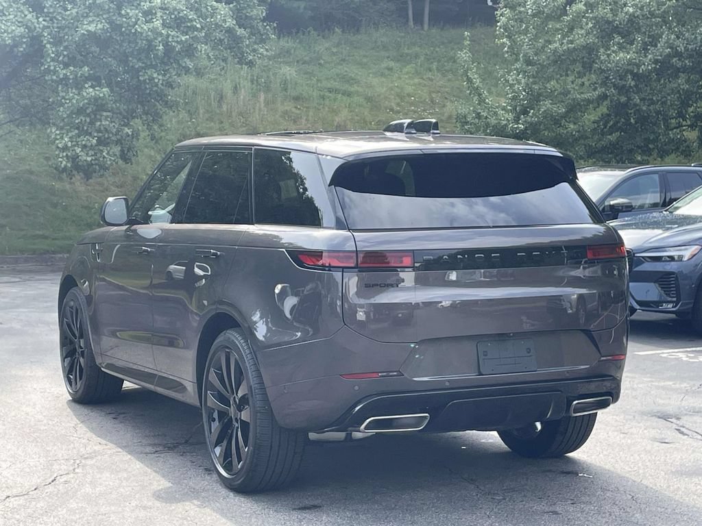 New 2026 Land Rover Range Rover Sport Dynamic SE AWD/4WD image 9