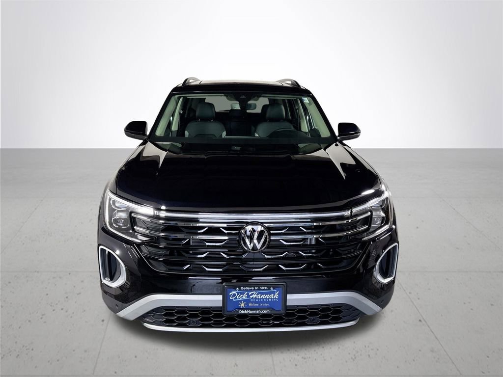 New 2026 Volkswagen Atlas Peak Edition image 3