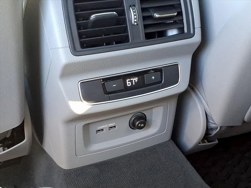 Used 2022 Audi Q5 2.0T Premium w/ Convenience Package image 23