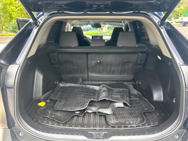 Used 2022 Toyota RAV4 XLE w/ Convenience Package FWD image 10
