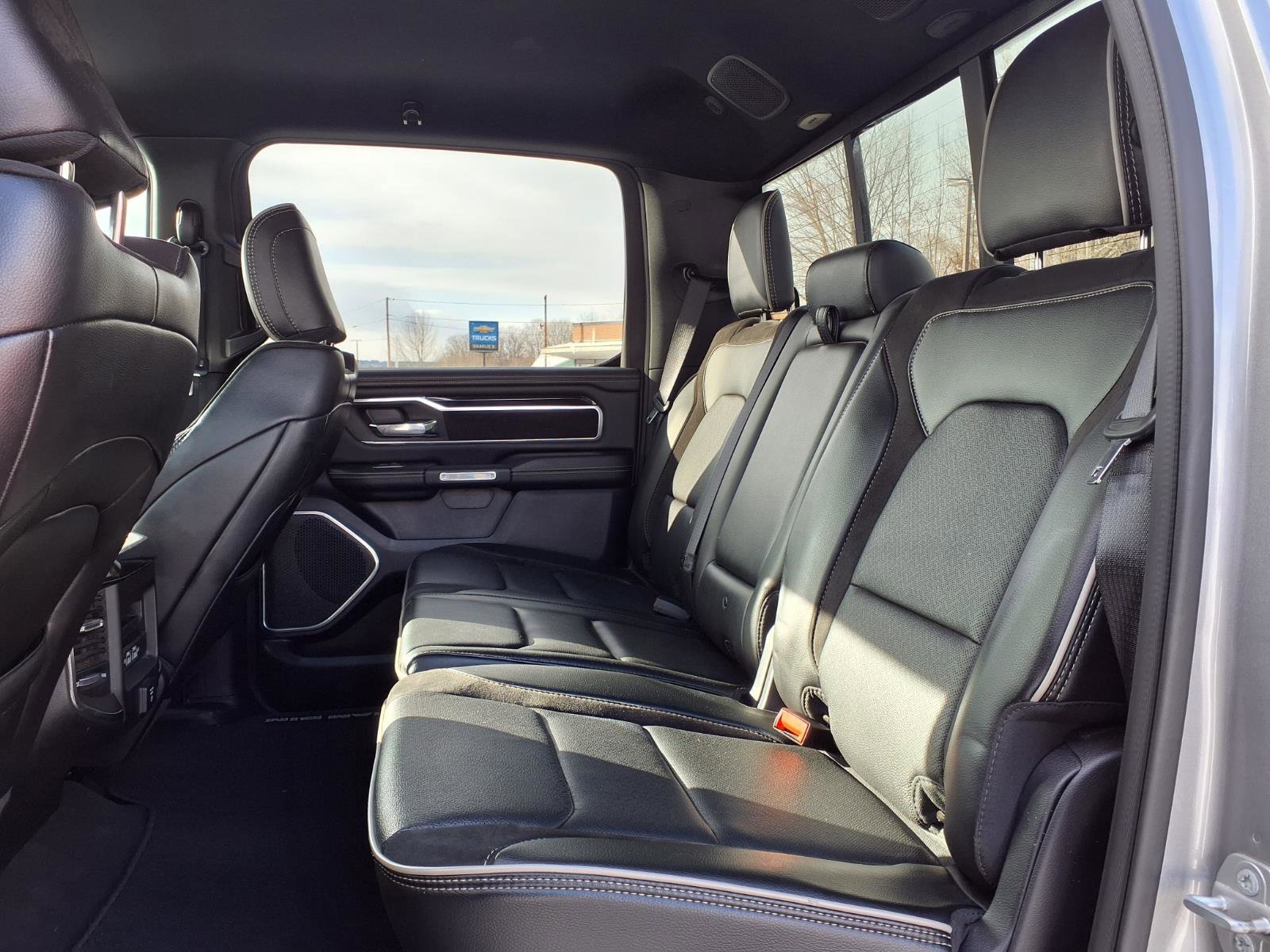 Used 2022 RAM 1500 Laramie w/ Sport Appearance Package AWD/4WD image 7