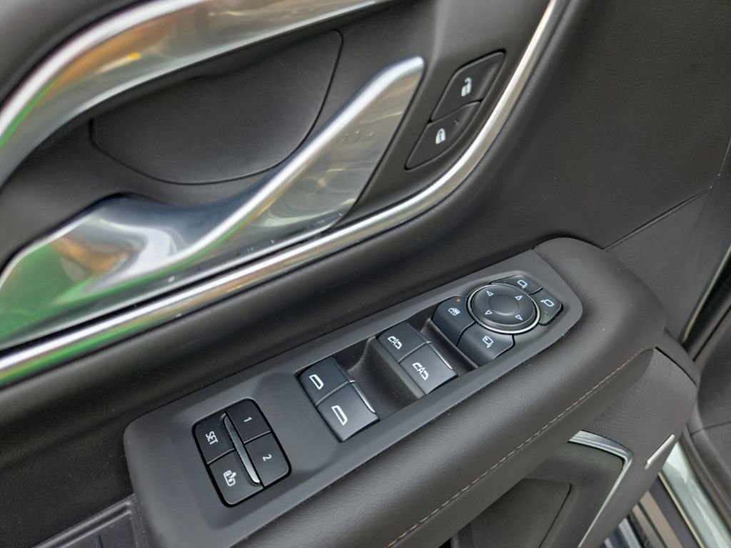 Certified 2024 Chevrolet Tahoe High Country w/ Advanced Technology Package AWD/4WD image 19