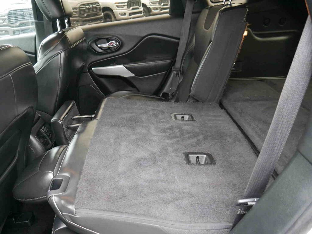 Used 2018 Jeep Cherokee Latitude Plus image 15