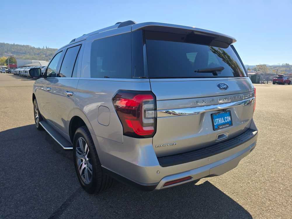 Used 2022 Ford Expedition Limited AWD/4WD image 3