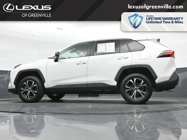 Used 2022 Toyota RAV4 LE FWD image 35
