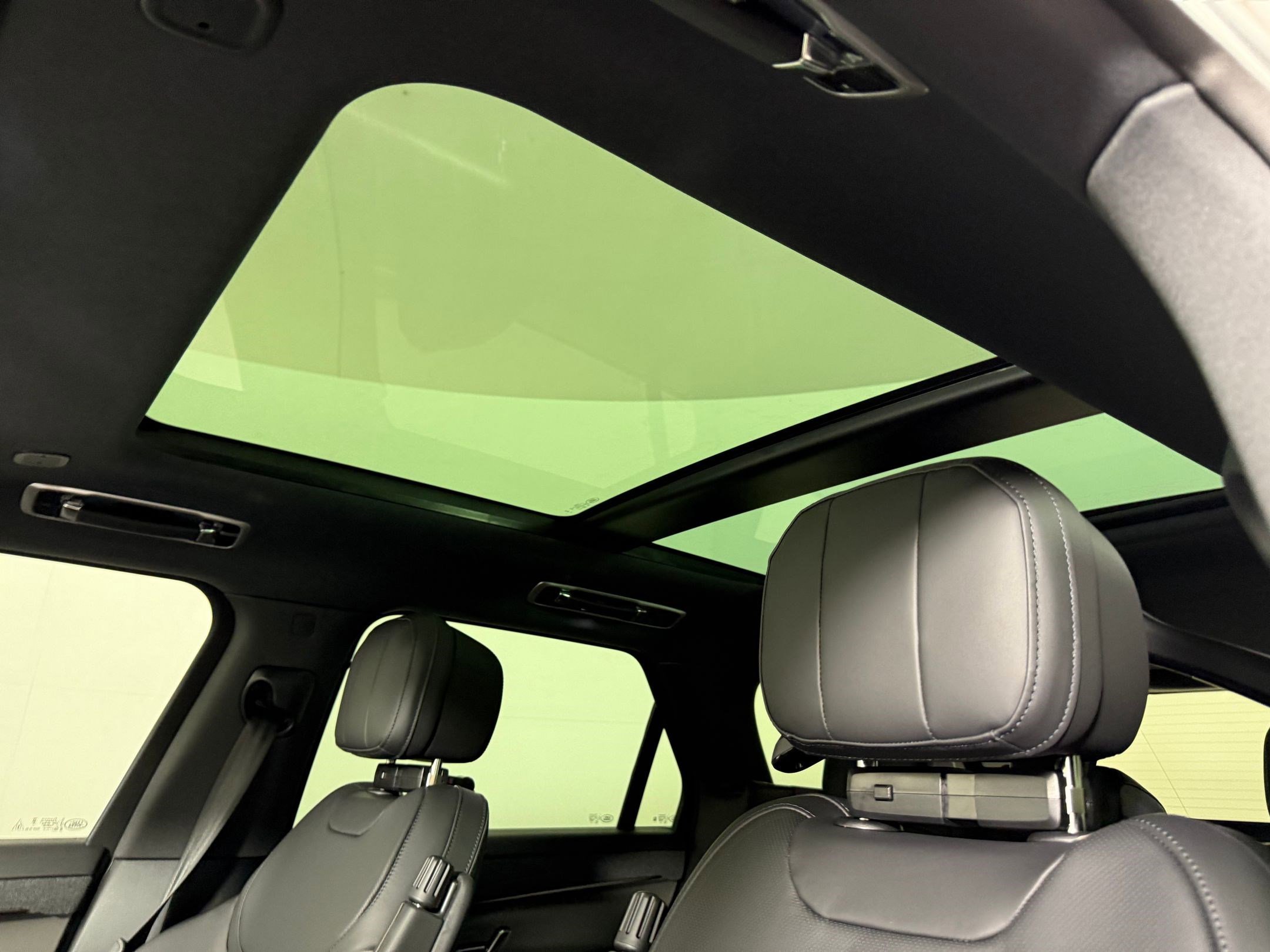 New 2026 Land Rover Range Rover Sport SE AWD/4WD image 14