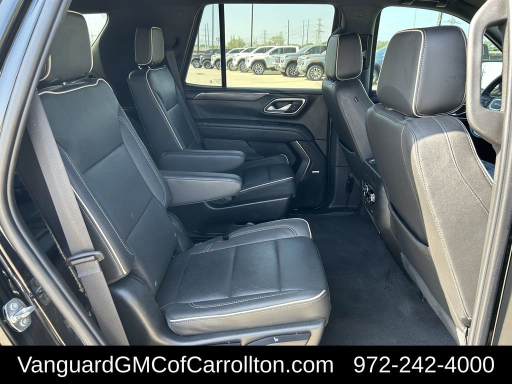 Used 2023 GMC Yukon SLT w/ SLT Luxury Package image 34