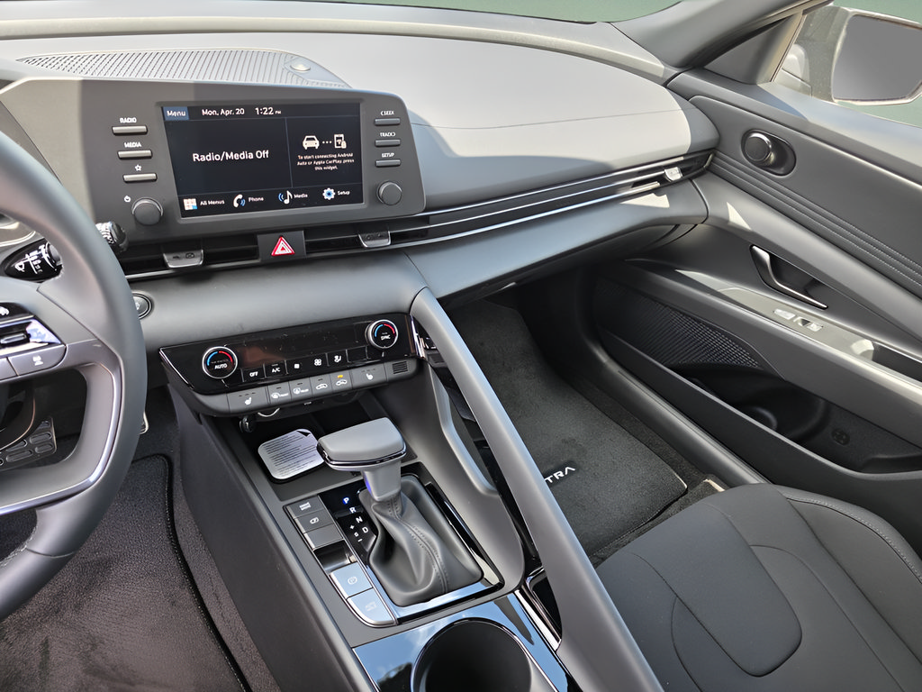 New 2026 Hyundai Elantra SEL Sport Premium FWD image 17