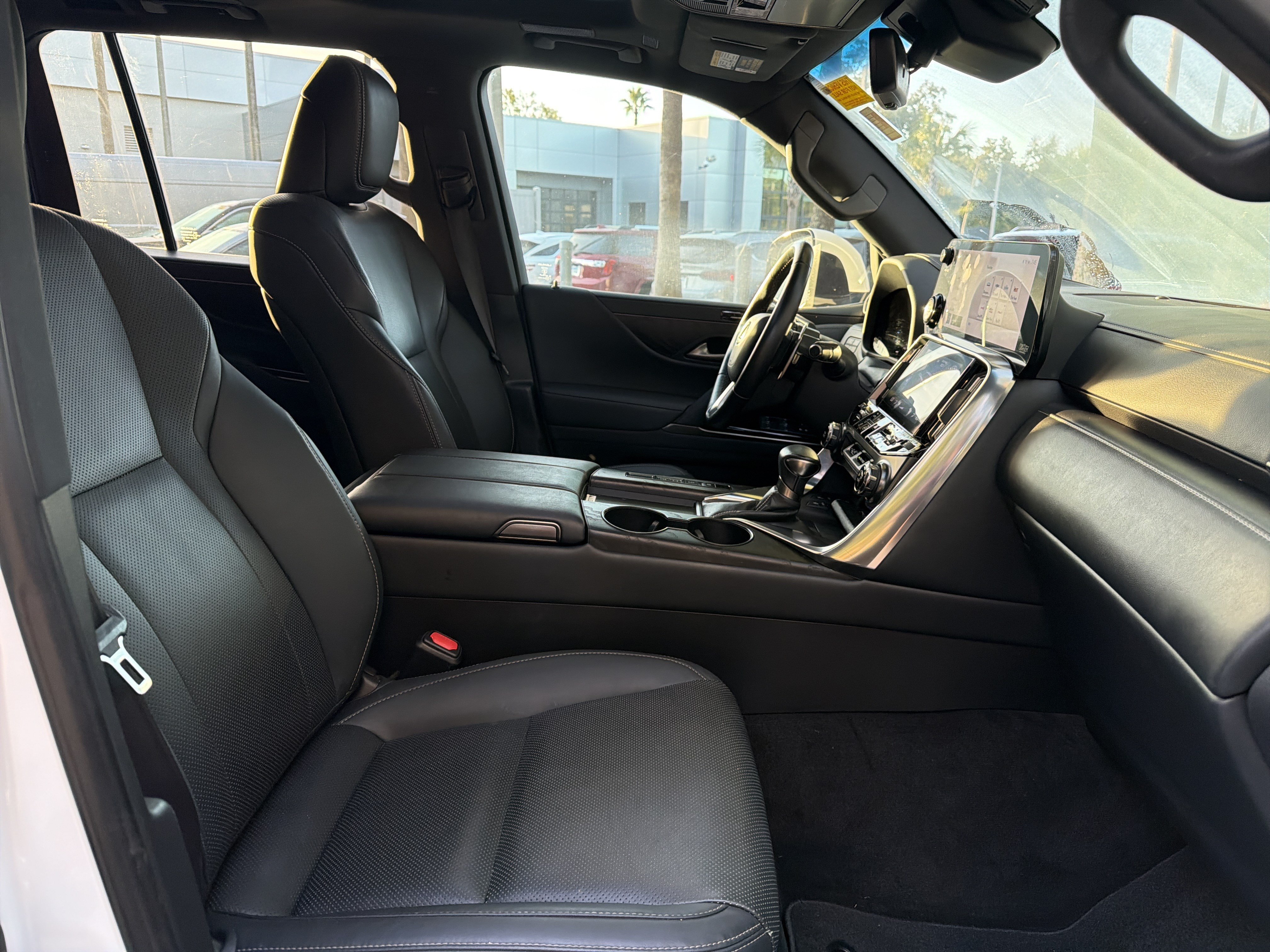 Used 2022 Lexus LX 600 4WD w/ Interior Upgrade Package image 43