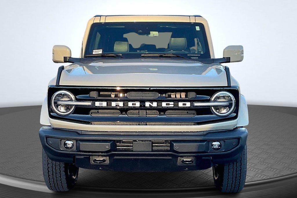 Used 2025 Ford Bronco Outer Banks AWD/4WD image 2
