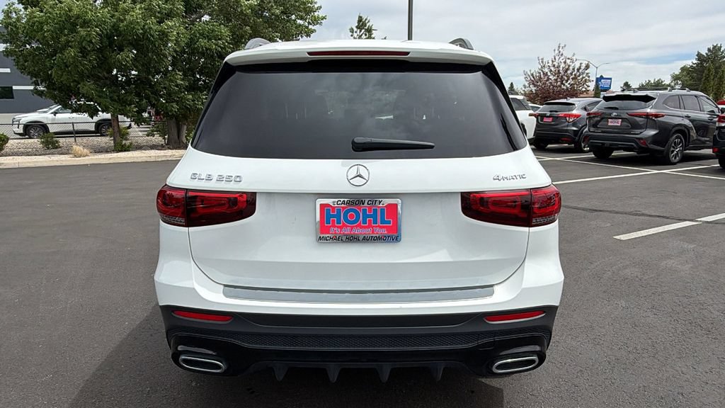 Used 2023 Mercedes-Benz GLB 250 4MATIC image 4
