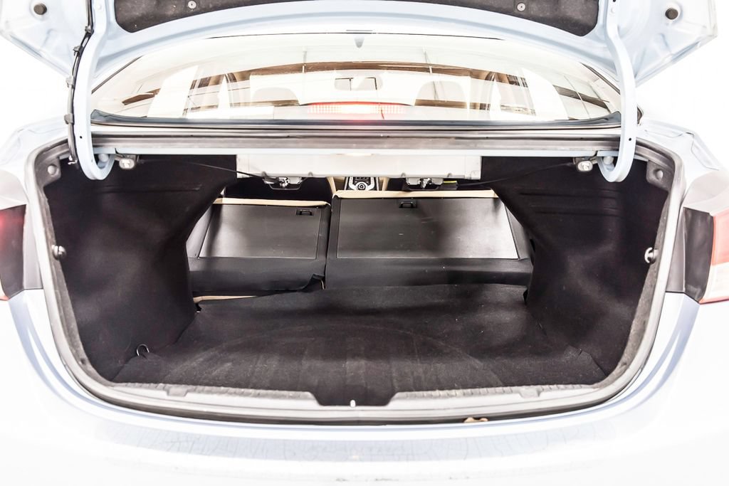 Used 2012 Hyundai Elantra Limited w/ Technology Pkg 5 FWD image 33