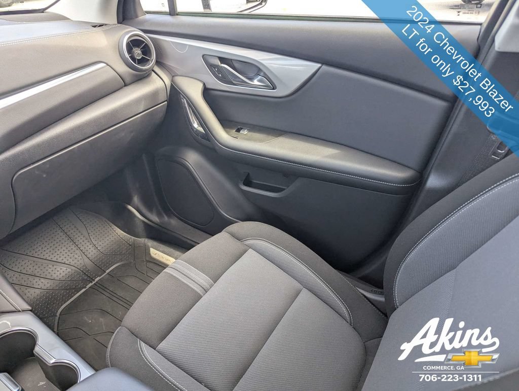 Used 2024 Chevrolet Blazer LT w/ Convenience Package FWD image 17