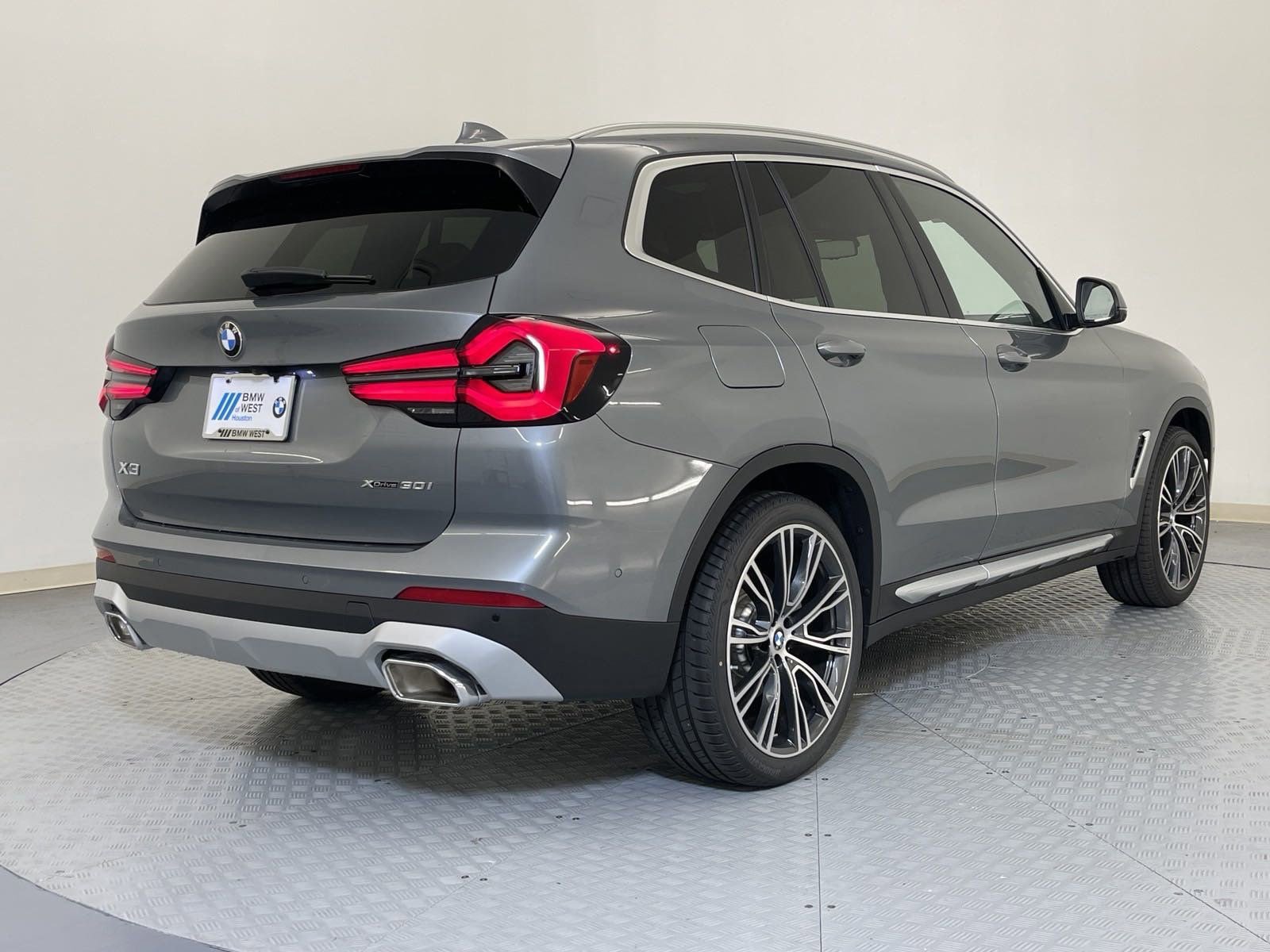 Used 2024 BMW X3 xDrive30i w/ Convenience Package w/ZPA image 9