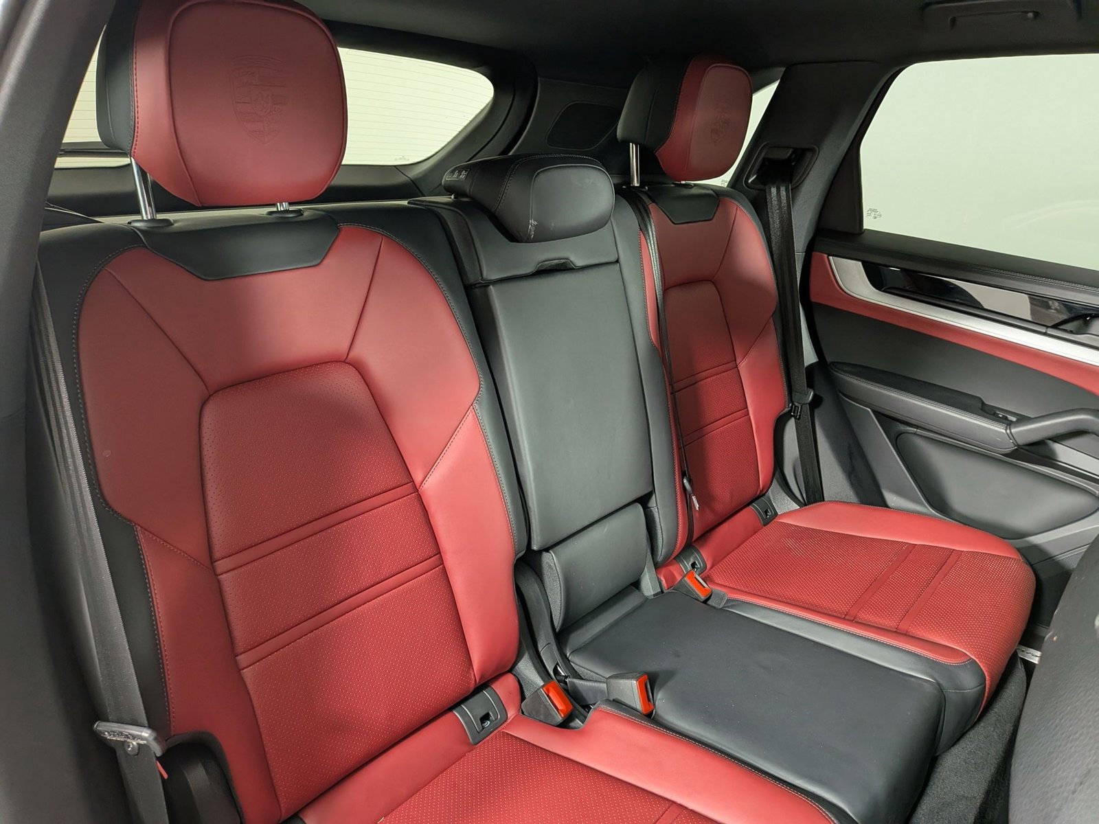 Certified 2025 Porsche Cayenne E-Hybrid AWD/4WD image 23