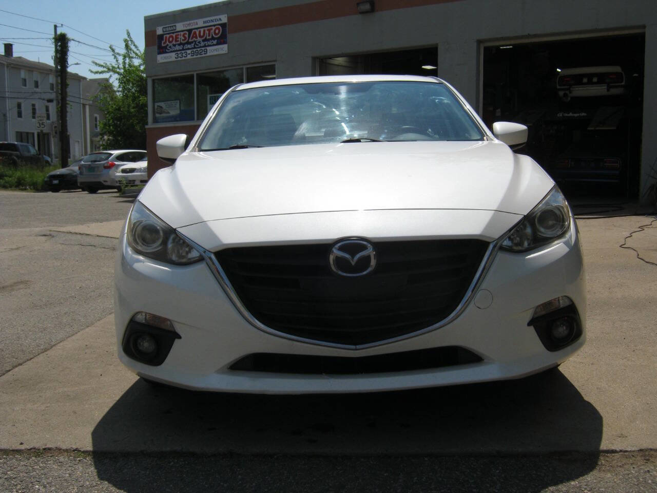 Used 2016 MAZDA MAZDA3 i Touring w/ Popular Equipment Package FWD image 2